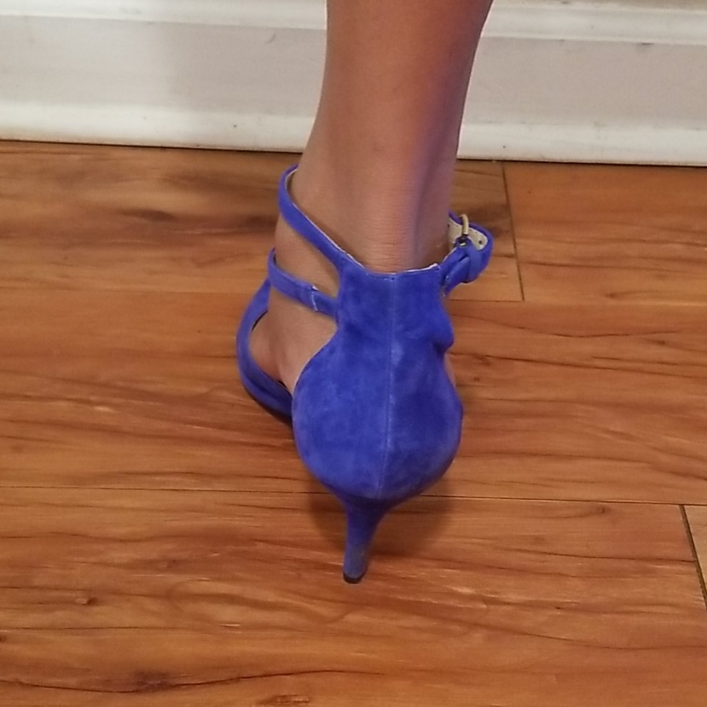 Shoes - Picture 3 of 4